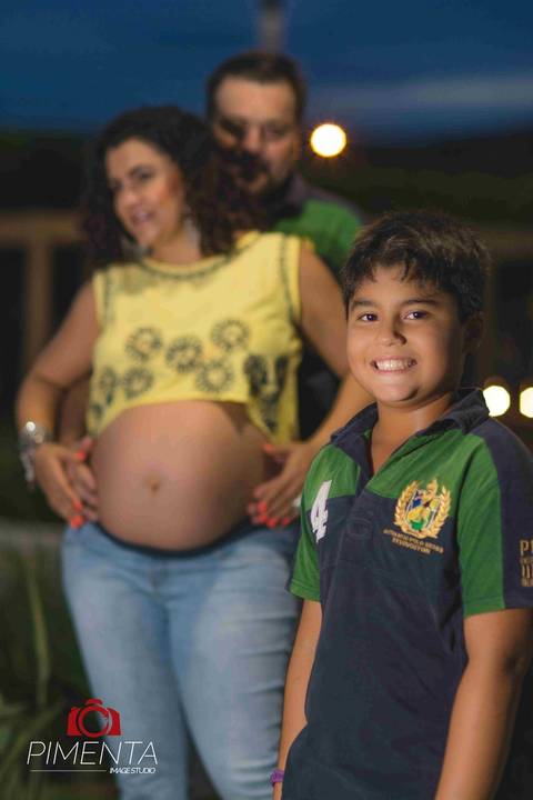 Ensaio de Gestante Noturno realizado na Praça da Igreja matriz de Paranaita MT , o Ana Paula e Jaime fotos criativas de Jestantes fotografia de Gestante Pimenta Image Studio'