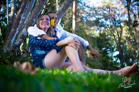 Ensaio pré casamento criativo realizado em Alta Floresta - MT com o casal Thais e Robson fotografo de casamento Pimenta Imagem Studio'