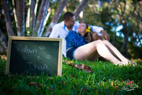 Ensaio pré casamento criativo realizado em Alta Floresta - MT com o casal Thais e Robson fotografo de casamento Pimenta Imagem Studio'