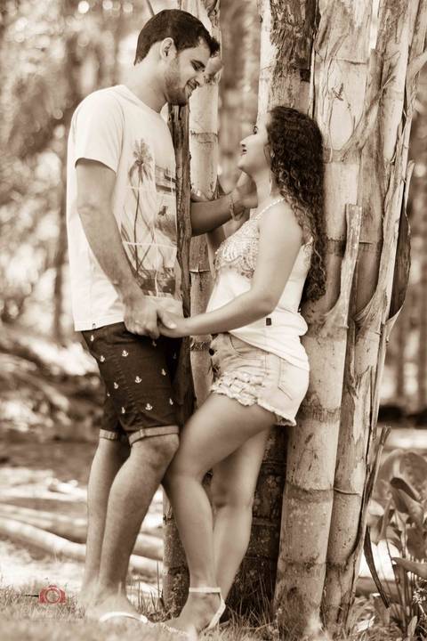 Ensaio Pré Casamento com fotografias criativas realizado na cidade de Apiacás com o casal tainara e Elison Fotografia de Casamento Pimenta Image Studio Paranaíta , Alta Floresta'