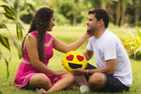 Ensaio Pré Casamento com fotografias criativas realizado na cidade de Apiacás com o casal tainara e Elison Fotografia de Casamento Pimenta Image Studio Paranaíta , Alta Floresta'
