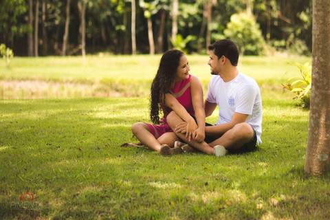Ensaio Pré Casamento com fotografias criativas realizado na cidade de Apiacás com o casal tainara e Elison Fotografia de Casamento Pimenta Image Studio Paranaíta , Alta Floresta'