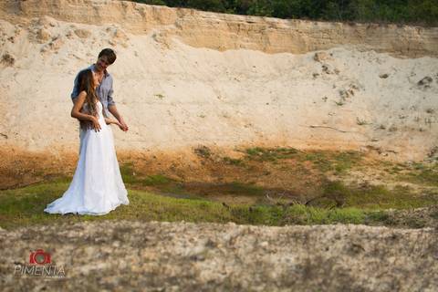 Ensaio tresh the dress  pré casamento realizado no Rio Teles Pires com o casal Anderson e Omeri.'
