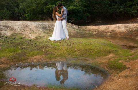 Ensaio tresh the dress  pré casamento realizado no Rio Teles Pires com o casal Anderson e Omeri.'
