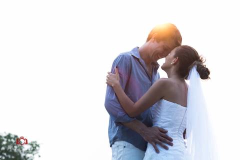 Ensaio tresh the dress  pré casamento realizado no Rio Teles Pires com o casal Anderson e Omeri.'