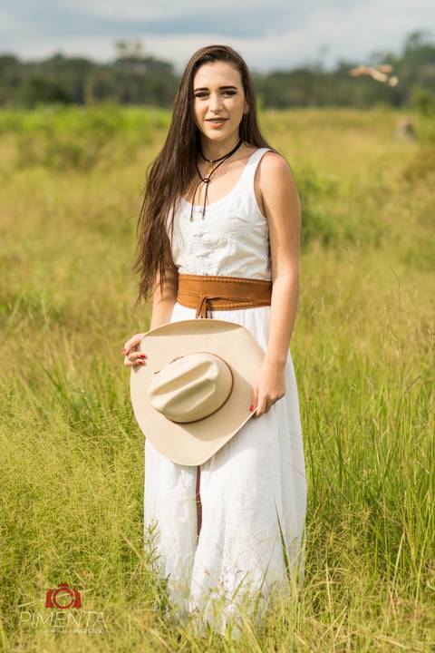 Ensaio de 15 anos realizado na fazenda da familia com a linda Izadora e sua familia na cidade de Nova Bandeirantes - MT, Pimenta Imagem Studio fotografia de 15 anos e ensaios .'