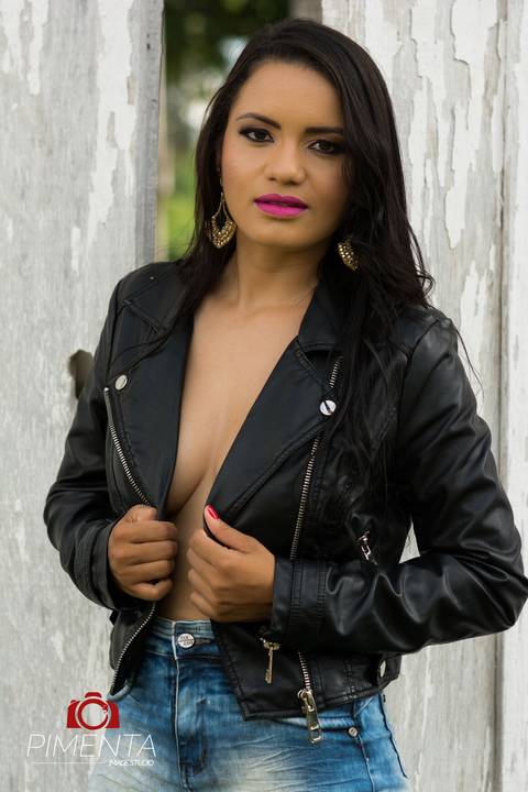Ensaio sensual com a Linda Catiane da cidade de Paranaíta MT, ela foi Rainha do rodeio de Paranaita em 2016, Pimenta Image Studio fotográfia de eventos.'