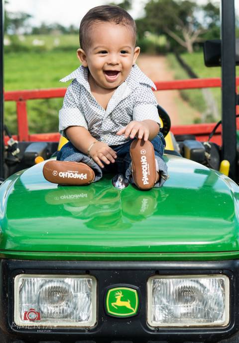 Ensaio Criativo de Criança de um ano, realizado na cidade de Paranaíta, Pimenta Image studio fotografia de criança e ensaios smash the cake.'