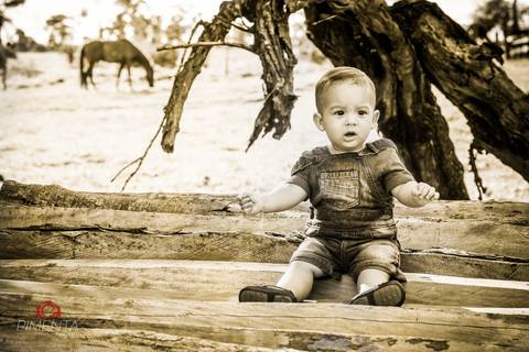 Ensaio Criativo de Criança de um ano, realizado na cidade de Paranaíta, Pimenta Image studio fotografia de criança e ensaios smash the cake.'