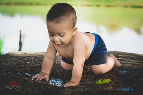 Ensaio Criativo de Criança de um ano, realizado na cidade de Paranaíta, Pimenta Image studio fotografia de criança e ensaios smash the cake.'