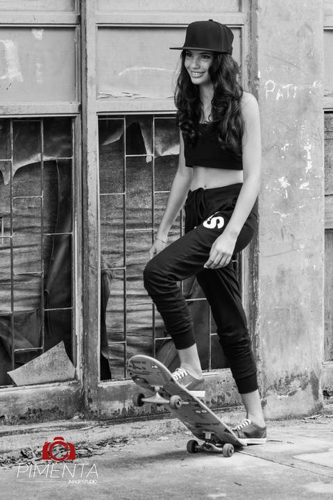 Ensaio de 15 anos despojado realizado em uma antiga construção na cidade de Paranaíta - MT Pimenta Image studio fotografias e eventos de 15 anos, ensaios, book, e casamentos.'