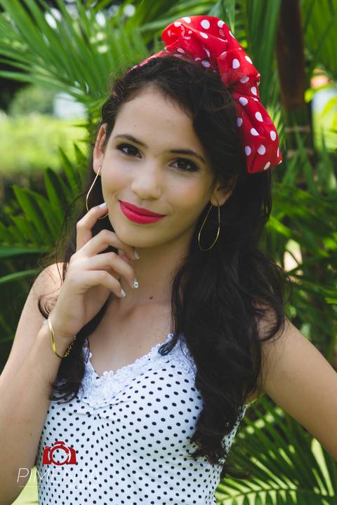 Ensaio de 15 anos despojado realizado em uma antiga construção na cidade de Paranaíta - MT Pimenta Image studio fotografias e eventos de 15 anos, ensaios, book, e casamentos.'