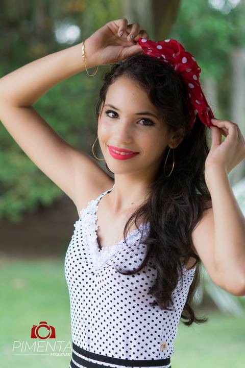 Ensaio de 15 anos despojado realizado em uma antiga construção na cidade de Paranaíta - MT Pimenta Image studio fotografias e eventos de 15 anos, ensaios, book, e casamentos.'