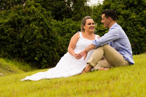 Ensaio Pré casamento trash the dress realizado no porto de areia em Paranaíta- MT, pimenta Image studio Fotografia de casamento, fotografia aérea com drone, filmagem com drone, ensaios e books fotográficos.Ensaio Pré casamento trash the dress realizado no'