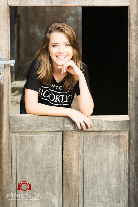 Ensaio session book fotográfico modelo mirin milena tavares realizado em Paranaíta - MT, ensaio realizado em um antiga locação externa, fotografia pimenta image studio fotografia de casamento , book e ensaios de gestante, trash the dress.'