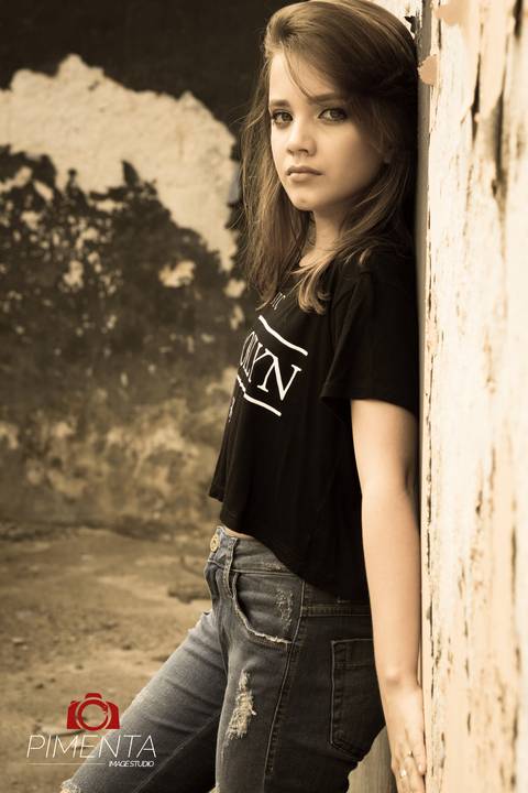 Ensaio session book fotográfico modelo mirin milena tavares realizado em Paranaíta - MT, ensaio realizado em um antiga locação externa, fotografia pimenta image studio fotografia de casamento , book e ensaios de gestante, trash the dress.'