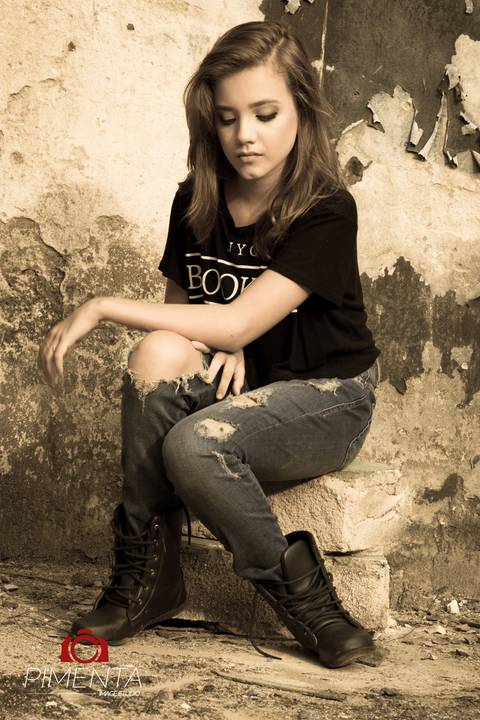 Ensaio session book fotográfico modelo mirin milena tavares realizado em Paranaíta - MT, ensaio realizado em um antiga locação externa, fotografia pimenta image studio fotografia de casamento , book e ensaios de gestante, trash the dress.'