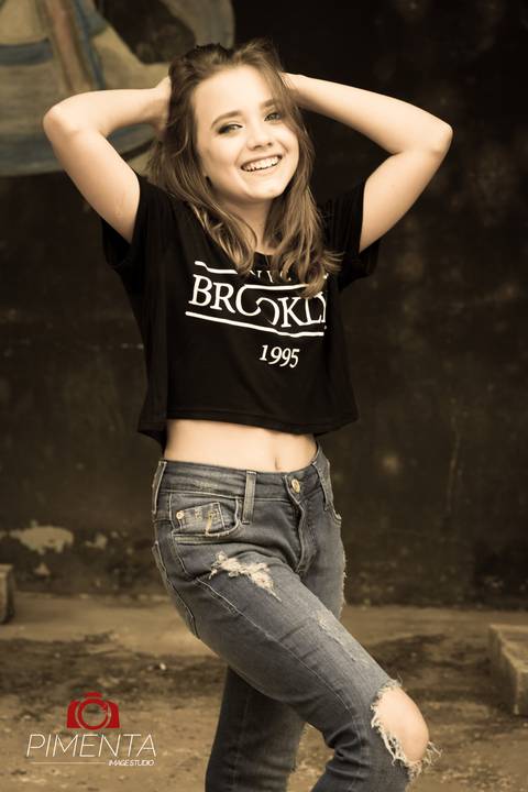 Ensaio session book fotográfico modelo mirin milena tavares realizado em Paranaíta - MT, ensaio realizado em um antiga locação externa, fotografia pimenta image studio fotografia de casamento , book e ensaios de gestante, trash the dress.'