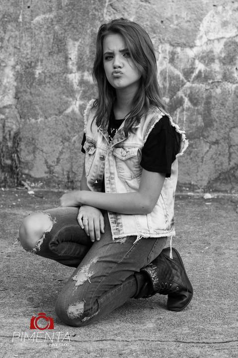 Ensaio session book fotográfico modelo mirin milena tavares realizado em Paranaíta - MT, ensaio realizado em um antiga locação externa, fotografia pimenta image studio fotografia de casamento , book e ensaios de gestante, trash the dress.'