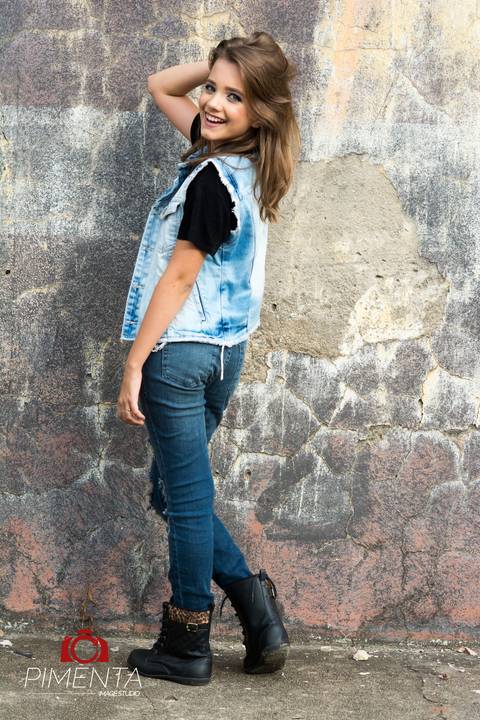 Ensaio session book fotográfico modelo mirin milena tavares realizado em Paranaíta - MT, ensaio realizado em um antiga locação externa, fotografia pimenta image studio fotografia de casamento , book e ensaios de gestante, trash the dress.'