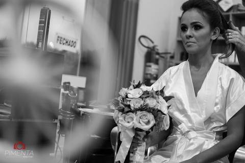 Casamento realizado em paranaíta e alta floresta com o casal Anderson e Omeri, em uma igreja pequena em alta floresta, o maquing of foi realizado no salão da inês e a maquiagem com Adriana massocato linda maquiagem, pimenta Image  fotografia de casamento'