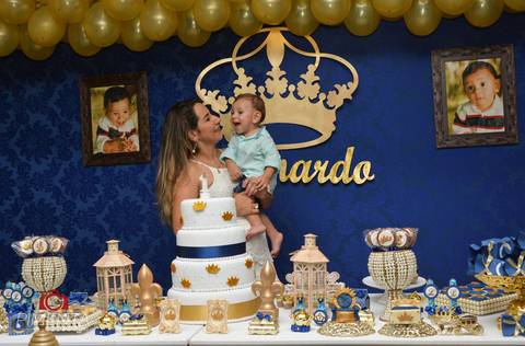 Pimenta Image studio fotgrafia de aniversário de 01 ano do Leonardo em Nova bandeirantes MT, fotográfia de crianças em Alta floresta, fotografia de familia em alta floresta. Pimenta fotografia de crinaças, smach the cake.'