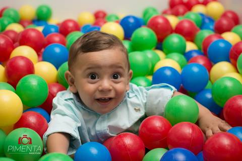 Pimenta Image studio fotgrafia de aniversário de 01 ano do Leonardo em Nova bandeirantes MT, fotográfia de crianças em Alta floresta, fotografia de familia em alta floresta. Pimenta fotografia de crinaças, smach the cake.'