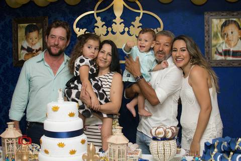 Pimenta Image studio fotgrafia de aniversário de 01 ano do Leonardo em Nova bandeirantes MT, fotográfia de crianças em Alta floresta, fotografia de familia em alta floresta. Pimenta fotografia de crinaças, smach the cake.'