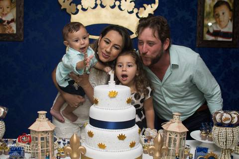 Pimenta Image studio fotgrafia de aniversário de 01 ano do Leonardo em Nova bandeirantes MT, fotográfia de crianças em Alta floresta, fotografia de familia em alta floresta. Pimenta fotografia de crinaças, smach the cake.'