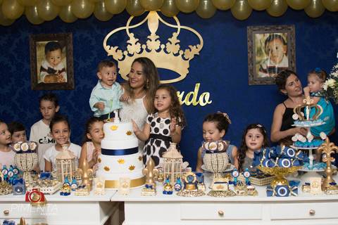 Pimenta Image studio fotgrafia de aniversário de 01 ano do Leonardo em Nova bandeirantes MT, fotográfia de crianças em Alta floresta, fotografia de familia em alta floresta. Pimenta fotografia de crinaças, smach the cake.'