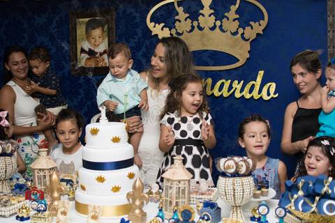 Pimenta Image studio fotgrafia de aniversário de 01 ano do Leonardo em Nova bandeirantes MT, fotográfia de crianças em Alta floresta, fotografia de familia em alta floresta. Pimenta fotografia de crinaças, smach the cake.'