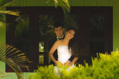 Ensaio pré casamento realizado na cidade de Paranaíta trash the dress, pimenta image studio fotografia de casamento em Alta floresta.'