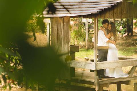 Ensaio pré casamento realizado na cidade de Paranaíta trash the dress, pimenta image studio fotografia de casamento em Alta floresta.'