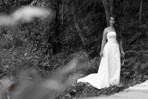 Ensaio pré casamento realizado na cidade de Paranaíta trash the dress, pimenta image studio fotografia de casamento em Alta floresta.'
