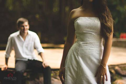 Ensaio pré casamento realizado na cidade de Paranaíta trash the dress, pimenta image studio fotografia de casamento em Alta floresta.'