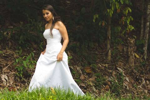 Ensaio pré casamento realizado na cidade de Paranaíta trash the dress, pimenta image studio fotografia de casamento em Alta floresta.'
