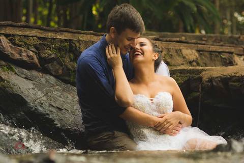 Ensaio pré casamento realizado na cidade de Paranaíta trash the dress, pimenta image studio fotografia de casamento em Alta floresta.'