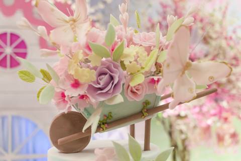 Bolo Personalizado tema bonecas na Barra da Tijuca '