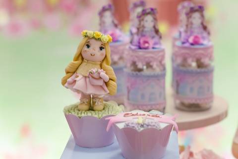 Cupcake modelados festa infantil na Barra da Tijuca '