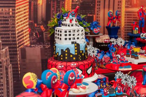 Bolo de Festa Infantil - Tema homem aranha -RJ'