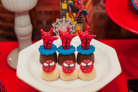 Doces Personalizados de Festa Infantil - Tema Homem Aranha - RJ'