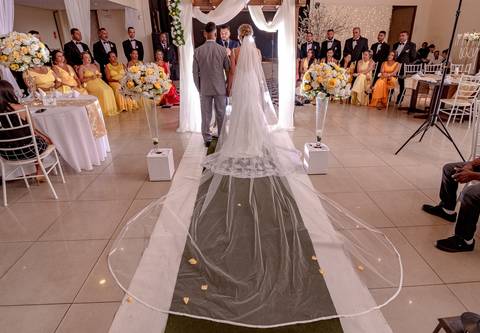 making-of-noiva-fotografo-danilo-farias-vestido-de-noiva-festa-de-casamento-noivo-sapato-do-noivo-buque-aliancas'