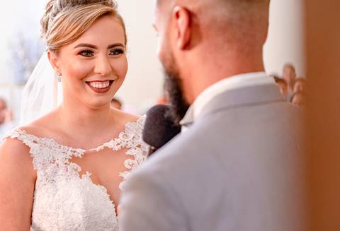 making-of-noiva-fotografo-danilo-farias-vestido-de-noiva-festa-de-casamento-noivo-sapato-do-noivo-buque-aliancas'