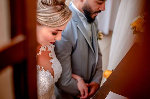 making-of-noiva-fotografo-danilo-farias-vestido-de-noiva-festa-de-casamento-noivo-sapato-do-noivo-buque-aliancas'