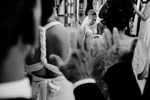 making-of-noiva-fotografo-danilo-farias-vestido-de-noiva-festa-de-casamento-noivo-sapato-do-noivo-buque-aliancas'