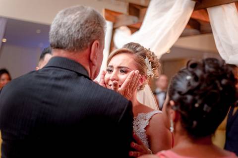 making-of-noiva-fotografo-danilo-farias-vestido-de-noiva-festa-de-casamento-noivo-sapato-do-noivo-buque-aliancas'