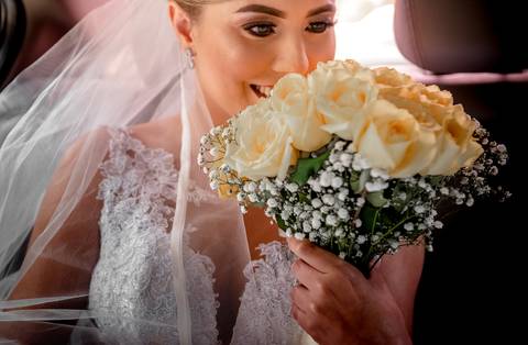 making-of-noiva-fotografo-danilo-farias-vestido-de-noiva-festa-de-casamento-noivo-sapato-do-noivo-buque-aliancas'