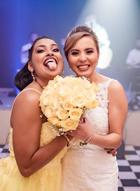 fotografo-danilo-farias-vestido-de-noiva-festa-de-casamento-noivo-sapato-do-noivo-buque-aliancas-madrinhas'