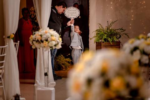 making-of-noiva-fotografo-danilo-farias-vestido-de-noiva-festa-de-casamento-noivo-sapato-do-noivo-buque-aliancas'