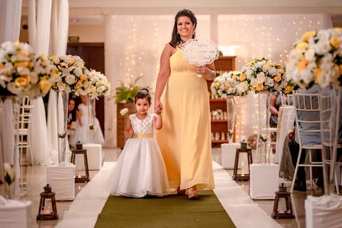 making-of-noiva-fotografo-danilo-farias-vestido-de-noiva-festa-de-casamento-noivo-sapato-do-noivo-buque-aliancas'